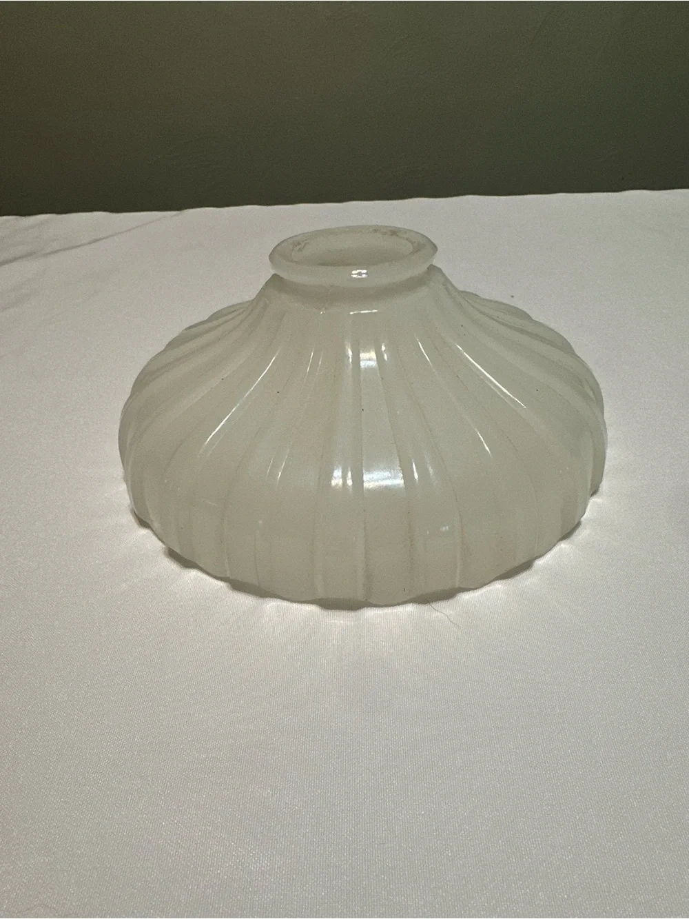 Vintage-Antique milk glass / clam broth lampshade pendant light shade opalescent